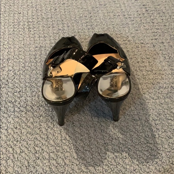 Michael Kors heels - Picture 2 of 4
